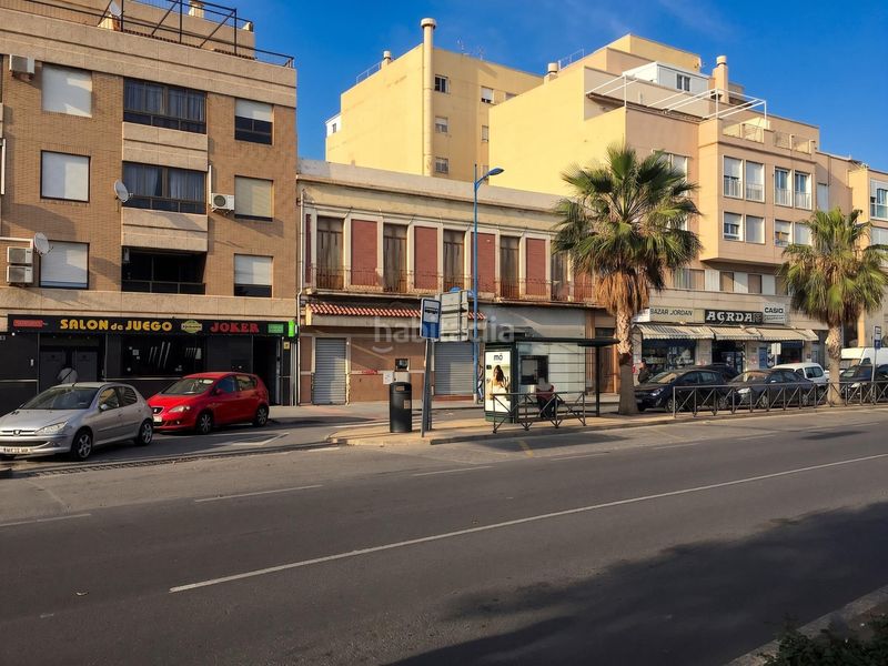 Foto 842c3da2-ea9b-4fed-9fa2-6d25f5c81a65. Edifici a carretera de málaga 21 a La Chanca - Pescadería Almería
