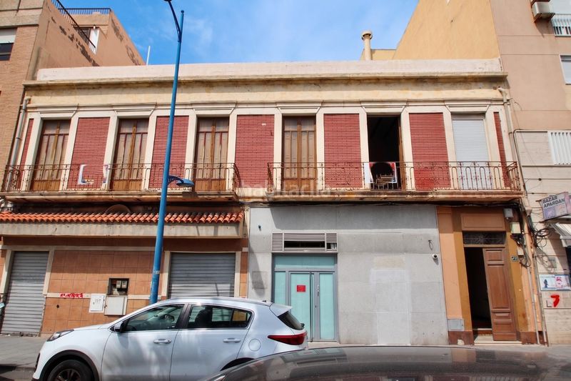 Foto ac1ea9c6-dd97-4a88-a935-7d583954b6e0. Edifici a carretera de málaga 21 a La Chanca - Pescadería Almería