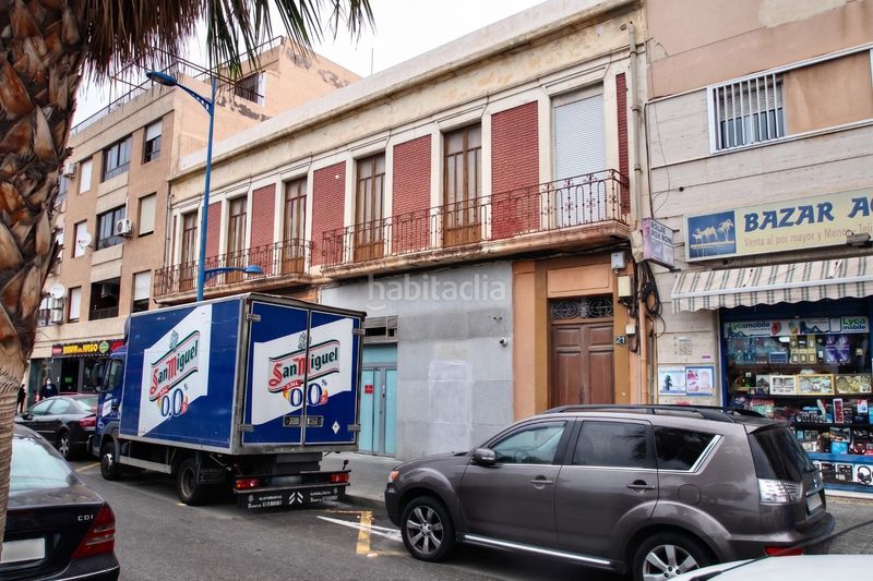 Foto c675c266-baec-47be-bb90-21e447bd8464. Edifici a carretera de málaga 21 a La Chanca - Pescadería Almería