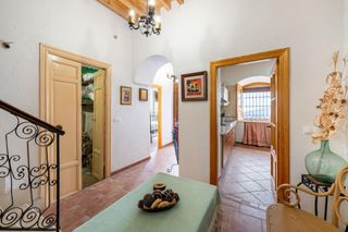 Casa en Calle de mengemor 40. Encanto histórico, confort y oportunidad única en ohanes.