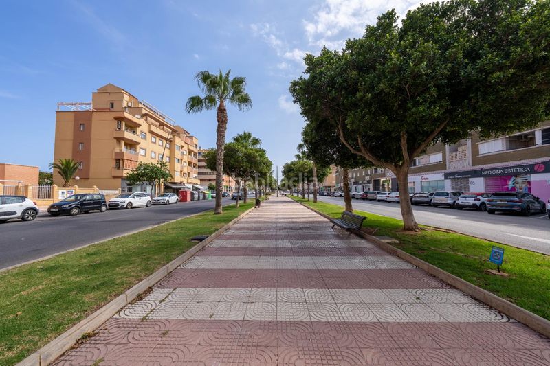 Foto cd197bd8-81b1-49fe-9329-60a740d223a4. Aparcament cotxe a Las Salinas Roquetas de Mar