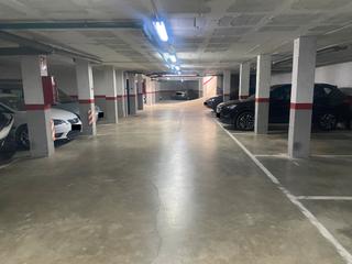 Aparcament cotxe  Avinguda de l'estatut