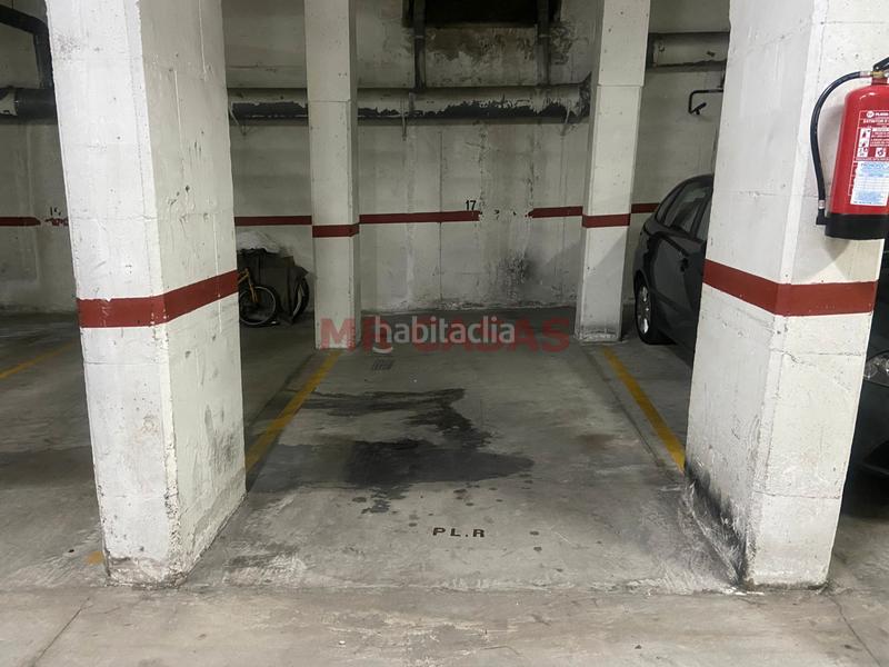 Foto 6a0ea62d-08f4-414a-989d-131fe5e1e6c4. Aparcament cotxe a Mercat Rubí