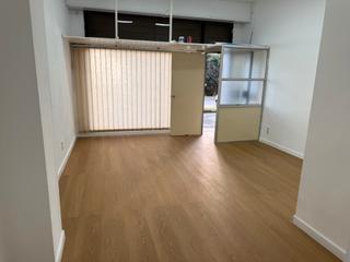 Locale commerciale in Les Torres