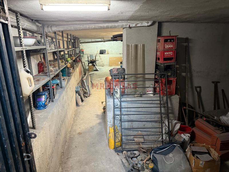 Foto 786f7449-b9e8-4fd1-9067-3112bf114e85. Maison jumelée avec chauffage parking dans Centre Rubí