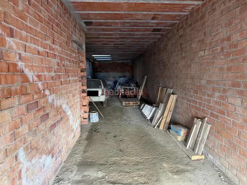 Foto e0e37984-e953-4dfb-a1cd-e97569228c7b. Edifici a Zona Nord Rubí