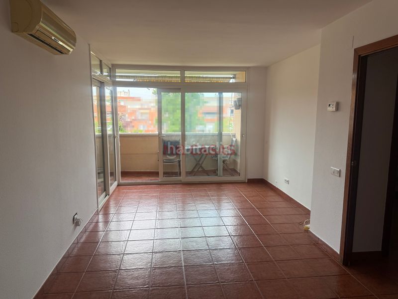 Foto 996b7992-1448-4b3f-b01b-a6323f8dab38. Pis amb calefacció aparcament piscina a Zona Nord Rubí