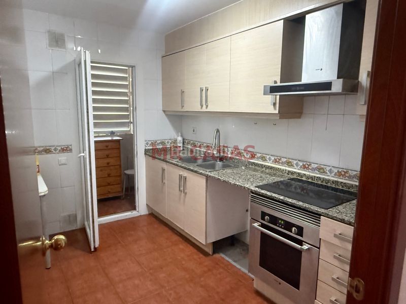 Foto dad33ee3-88e7-4f62-abc2-beaa75938c71. Pis amb calefacció aparcament piscina a Zona Nord Rubí