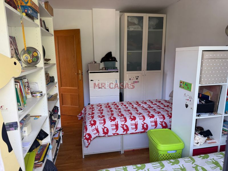 Foto f5d9f363-274f-48c9-8373-f4b88237faeb. Pis amb calefacció aparcament a La Serreta Rubí