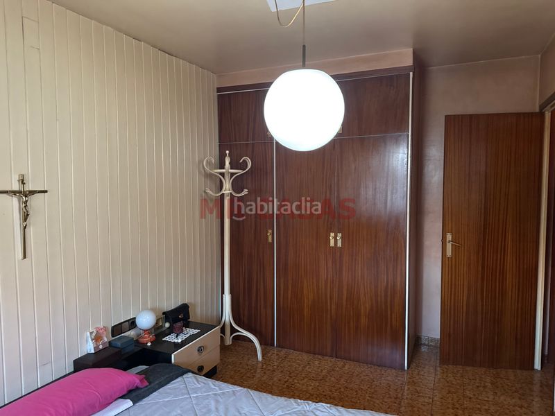 Foto 745542fd-7e46-4100-8e07-fd816974b1a1. Casa adossada amb calefacció aparcament a Centre Rubí