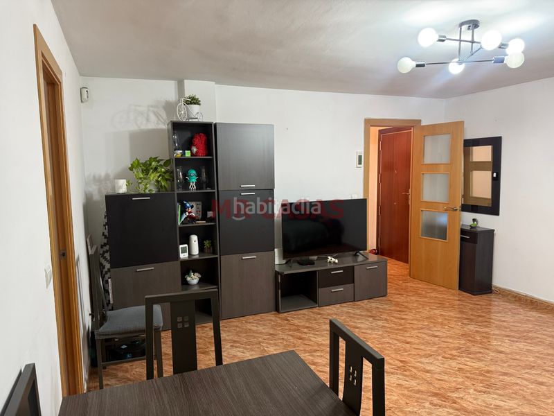 Foto 525f6e65-d202-4752-868c-995b78f7df54. Piso perfecta ubicacion en Progrés Rubí