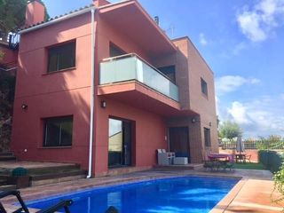Chalet  Carrer sant damià. Casa de 4 dormitorios