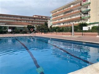 Apartamento  Carrer eivissa. Apartamento con piscina comunitaria