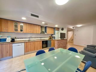 Dúplex  Carrer de roig i jalpí. Dúplex exclusivo en segunda línea de mar.