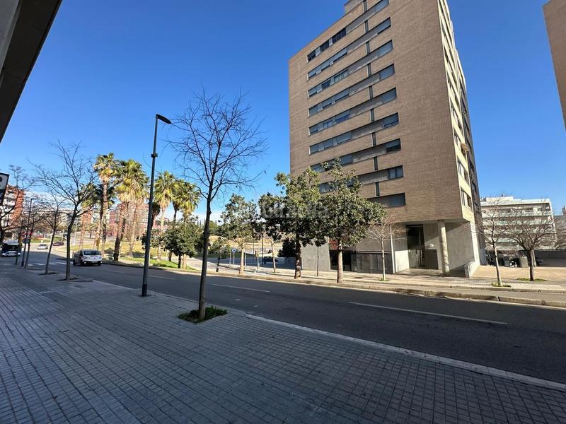 Foto da2c0087-eb00-40d8-b120-ba46d569fbb9. Locale commerciale in Via Europa - Parc Central Mataró