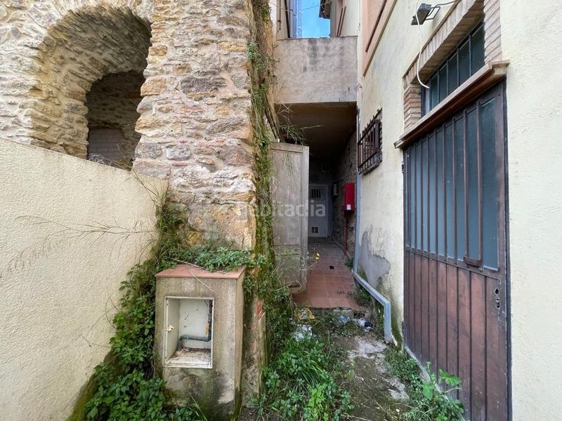 Foto 05fa291d-6950-4dbb-9963-fbaefe932ed0. Édifice dans Bisbal d´Empordà (La)