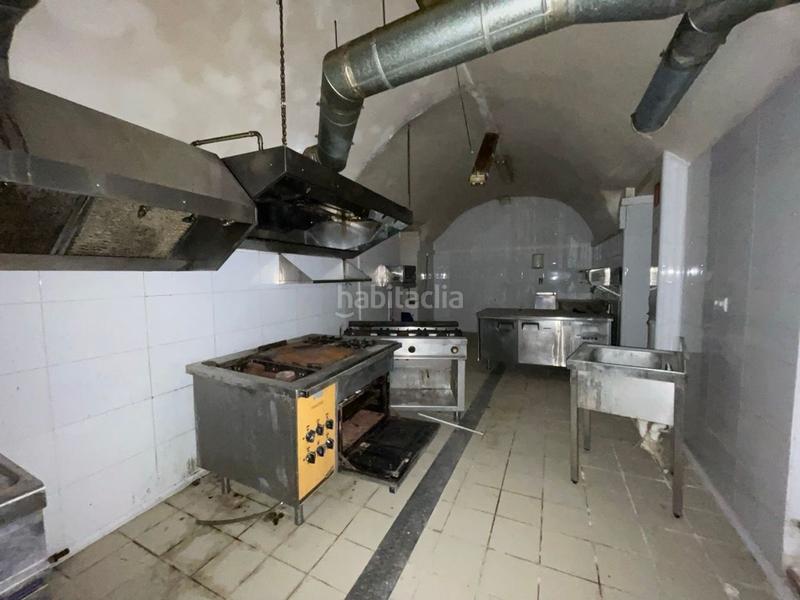 Foto 097c2096-fc1d-4089-a98d-da6ab75ef068. Édifice dans Bisbal d´Empordà (La)