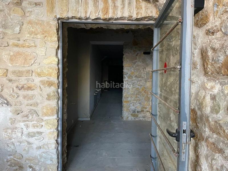 Foto 3e0c8f5c-f59c-4f8b-a4dc-5a95d667665c. Édifice dans Bisbal d´Empordà (La)