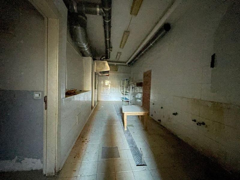 Foto 74339bd6-61dc-47fd-b8d6-9bebfeb6cf61. Édifice dans Bisbal d´Empordà (La)