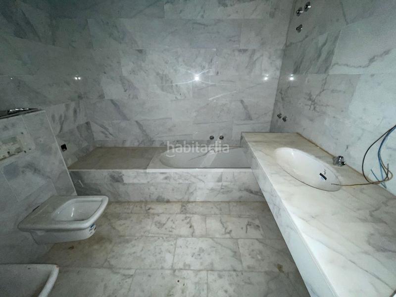 Foto cef8a3cf-6b6a-486b-9729-d941fdfc24bd. Édifice dans Bisbal d´Empordà (La)