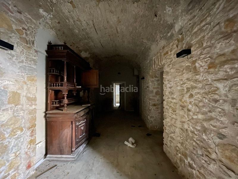 Foto d78408cd-7c58-4b1e-a64a-b0629e41840e. Édifice dans Bisbal d´Empordà (La)