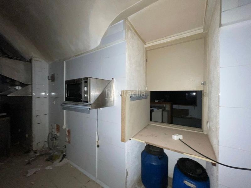 Foto dfbe65f0-869a-438b-877e-0393549ad417. Édifice dans Bisbal d´Empordà (La)