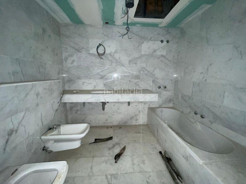 Foto f557711e-13d2-40ba-b71c-0d39dd96f1b9. Édifice dans Bisbal d´Empordà (La)