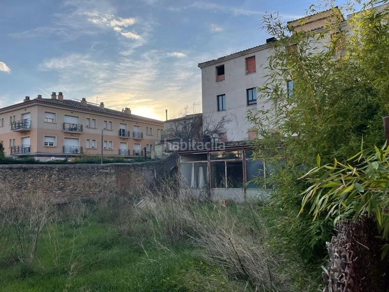 Foto 09b5fcc9-2264-45f7-9112-86fb45681233. Edificio en Bisbal d´Empordà (La)