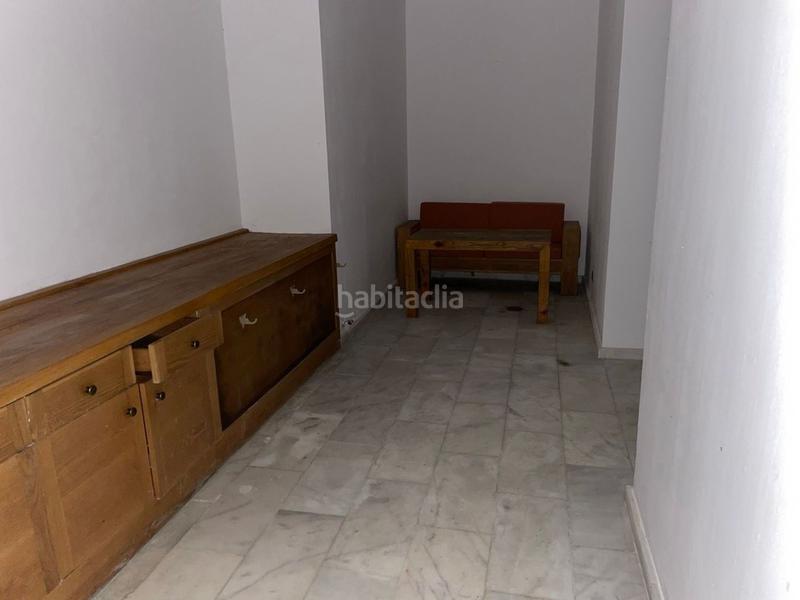 Foto b8fa041e-0e41-4fab-bd78-72774020caac. Edificio en Bisbal d´Empordà (La)