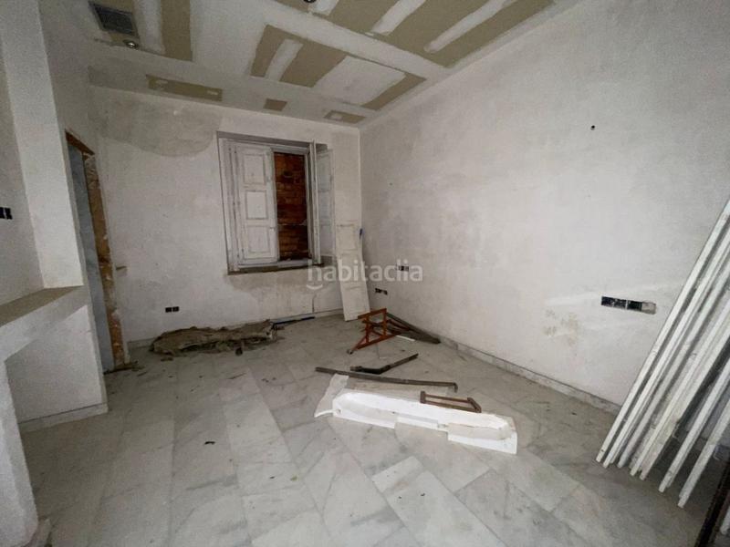 Foto d77d6861-844e-49b9-9be9-9e84514569be. Edificio en Bisbal d´Empordà (La)
