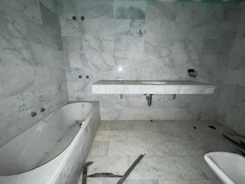 Foto f56cc262-5191-4e92-96ee-a0fca75bf836. Edificio en Bisbal d´Empordà (La)