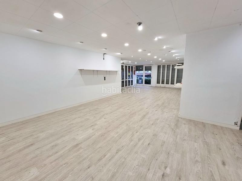 Foto 08003130-bd0c-4bc4-b159-f2829260ffc6. Local comercial a Els Pins Blanes