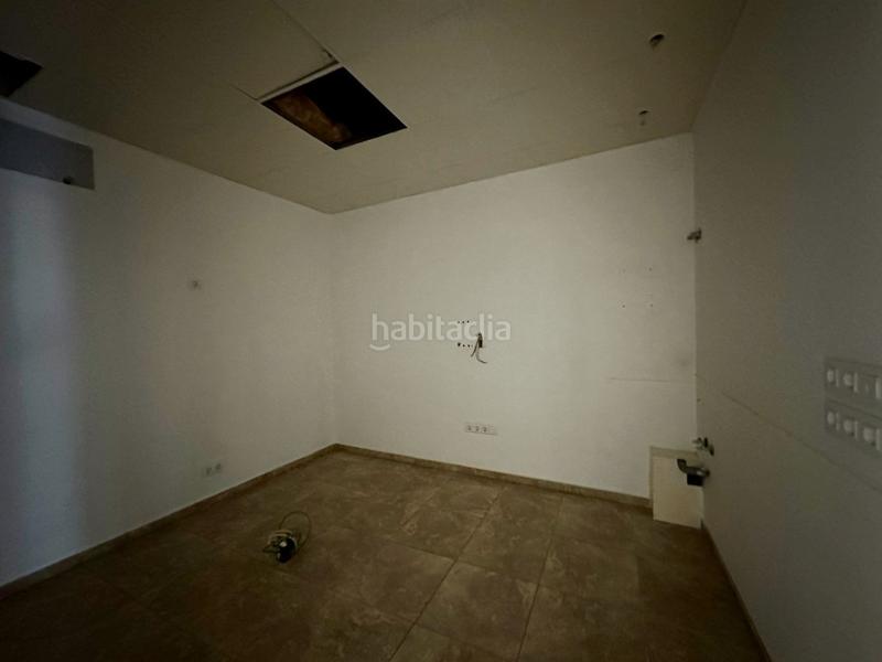 Foto 5712feb4-8d4d-4387-8c6f-37065bd36496. Local comercial a Els Pavos Blanes