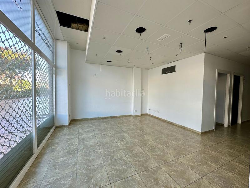 Foto 8e8a693d-0f86-4477-a5d4-60d61c87b283. Local comercial a Els Pavos Blanes