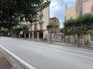 Terreny residencial a Comte guifre 23. Terreno en venta en paseo del comte guifré 23
