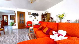 Casa bifamiliare in Sant Llorenç Savall. Gran casa en pleno centro de sant llorenç savall