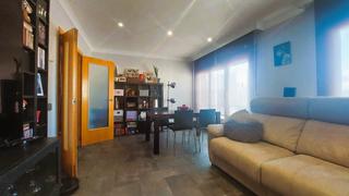 Pis  Carrer de mart i juli. Bonito y acogedor piso reformado