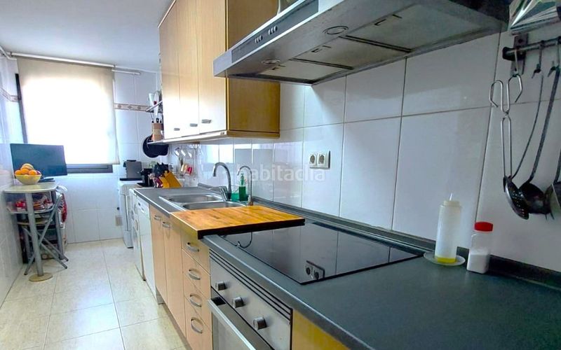 Foto e7e2f754-a63d-4666-a05d-17dd510e8468. Pis amb calefacció aparcament a Les Arenes - La Grípia - Can Montllor Terrassa