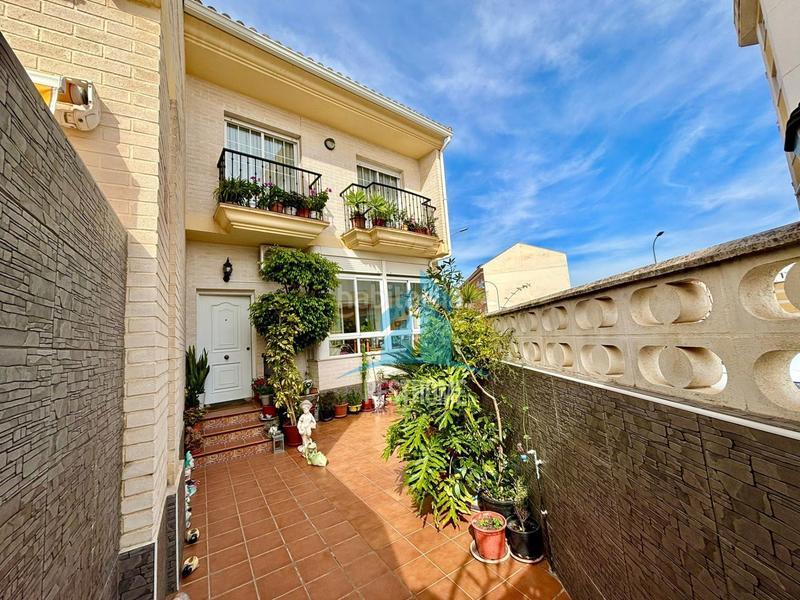 Foto e6f1678f-fe11-4a74-8e93-af1a3fe4509b. Casa adosada museu faller adosado en Benipeixcar - El Raval Gandia