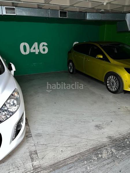 Foto de576159-95ca-419f-a664-1b29a42fcb47. Parking voiture dans Russafa Valencia