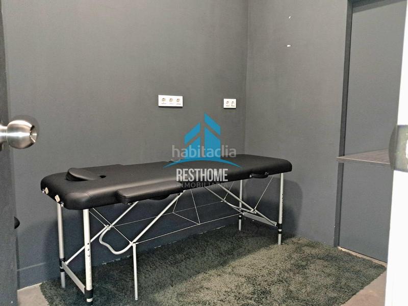 Foto e6788570-d569-4b29-8e94-1542db187f40. Traspaso local comercial se traspasa peluquería en funcionamiento en Valencia