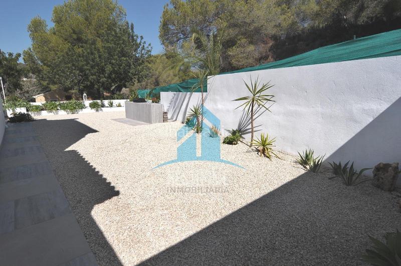 Foto a719be4d-320a-4428-bac3-b1b6fd9e72dd. Casa adosada casa o chalet independiente en venta en partida Cometa iii, en Calp