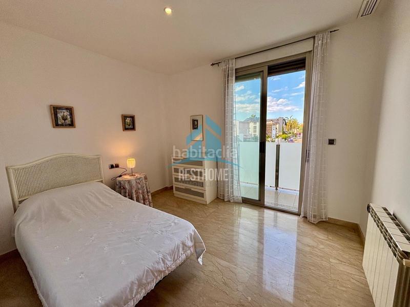 Foto 89fc06e6-698e-46c5-af74-62c605bab552. Casa bifamiliare con riscaldamento parcheggio in Park Nord - Casona Gandia