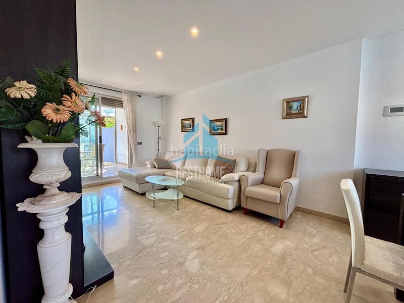 Foto e68d2d4e-fb32-4220-a30d-9c9397a2e20b. Casa bifamiliare con riscaldamento parcheggio in Park Nord - Casona Gandia