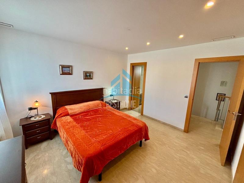 Foto 5af725a6-1c85-4b5a-bcff-e50da0345e33. Casa pareada en Park Nord - Casona Gandia