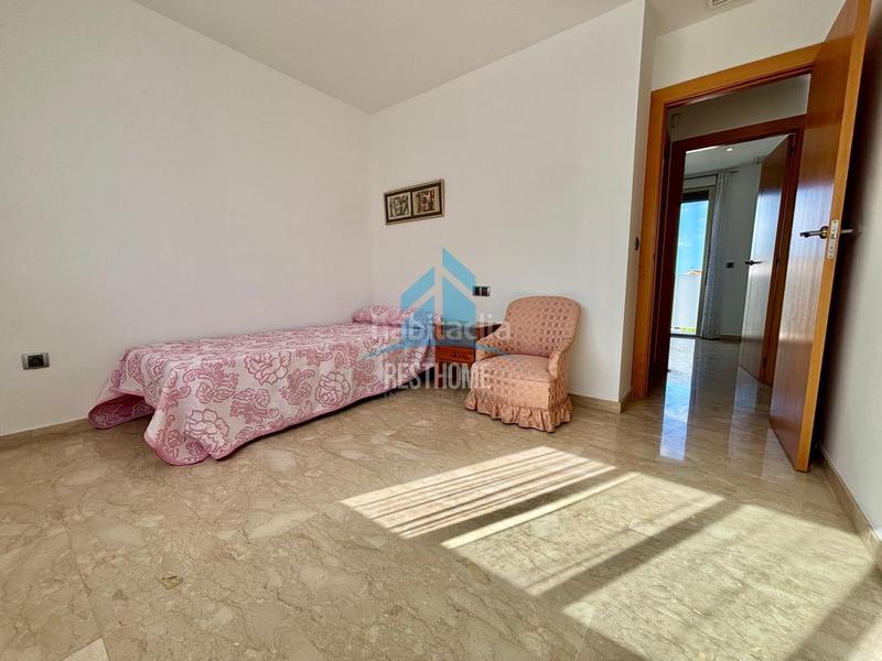 Foto 73cc3ab2-9f66-4bcf-a990-951577f7606b. Casa pareada en Park Nord - Casona Gandia