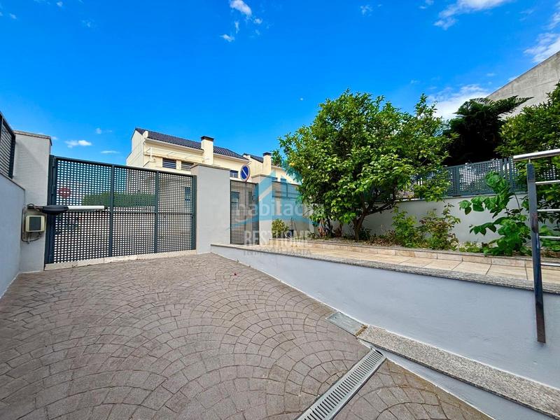 Foto 1949b49a-ab9a-4a87-97f9-fb1858cd4dcc. Towny house with heating parking in Park Nord - Casona Gandia