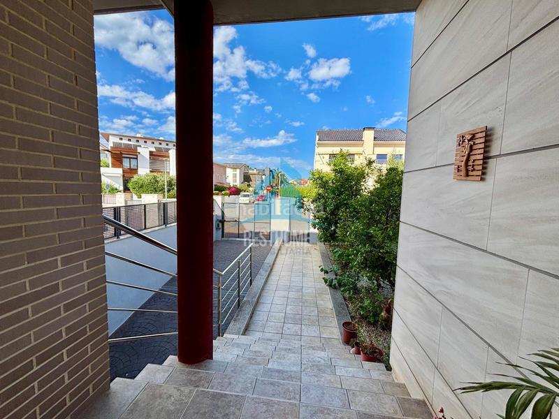 Foto 5dc9bb55-ed12-408a-9d7a-71766bf91a29. Towny house with heating parking in Park Nord - Casona Gandia