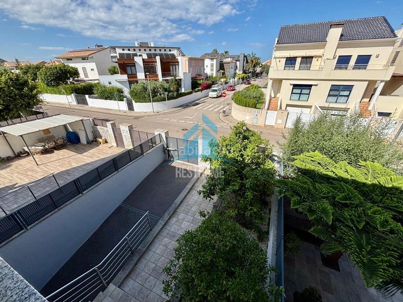 Foto 6bbbef40-537f-4b09-b722-ba4a0e730663. Towny house with heating parking in Park Nord - Casona Gandia