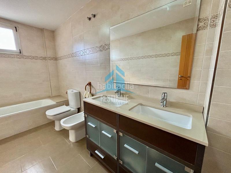 Foto df54eab3-55cf-42ac-9abe-4a7469ea3905. Towny house with heating parking in Park Nord - Casona Gandia